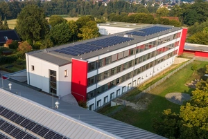 Leistungsfähig. PV-Anlagen für Schulen und öffentliche Gebäude von Westfalen Weser. Leistungsfähig. PV-Anlagen für Schulen und öffentliche Gebäude von Westfalen Weser.