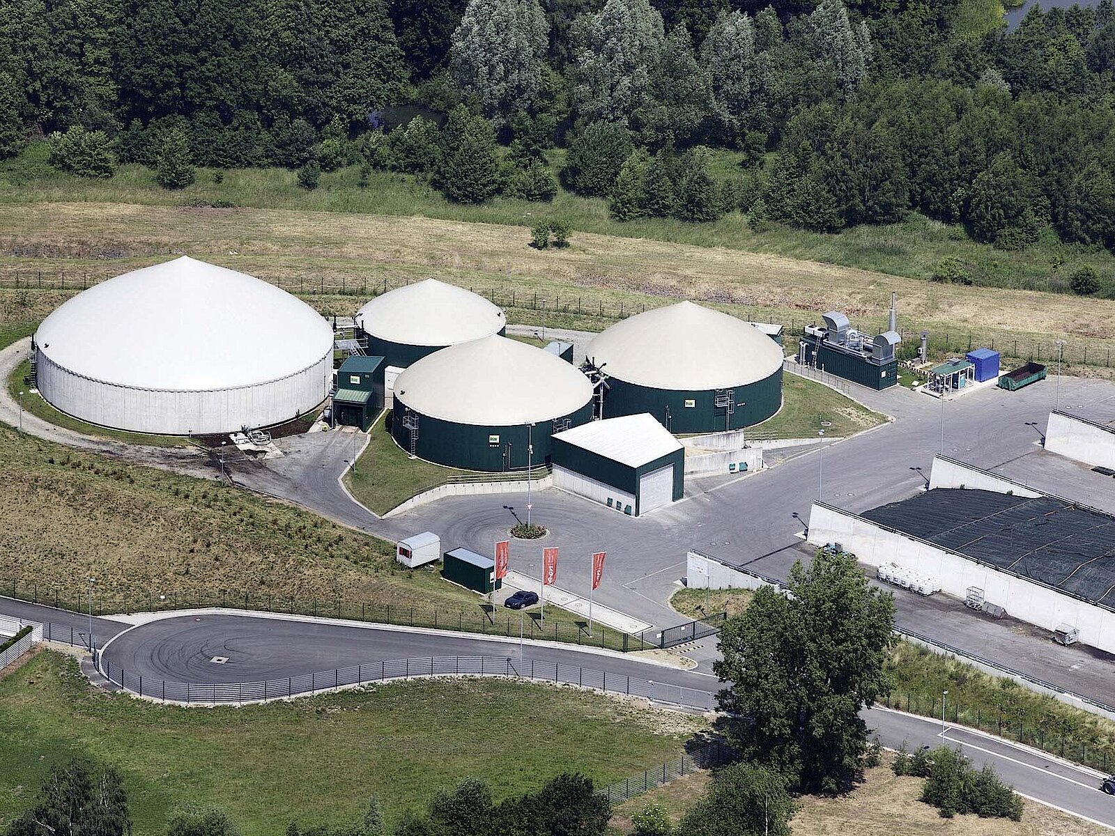 Luftaufnahme einer Biogasanlage in Herford